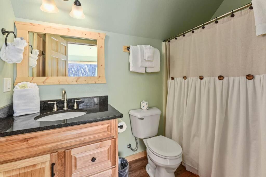 Walnut Ridge Cabin. Sleeps 7-11! Hot Tub, Pool Table, Minutes To Downtown Gatlinburg! エクステリア 写真