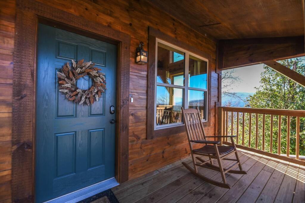 Walnut Ridge Cabin. Sleeps 7-11! Hot Tub, Pool Table, Minutes To Downtown Gatlinburg! エクステリア 写真