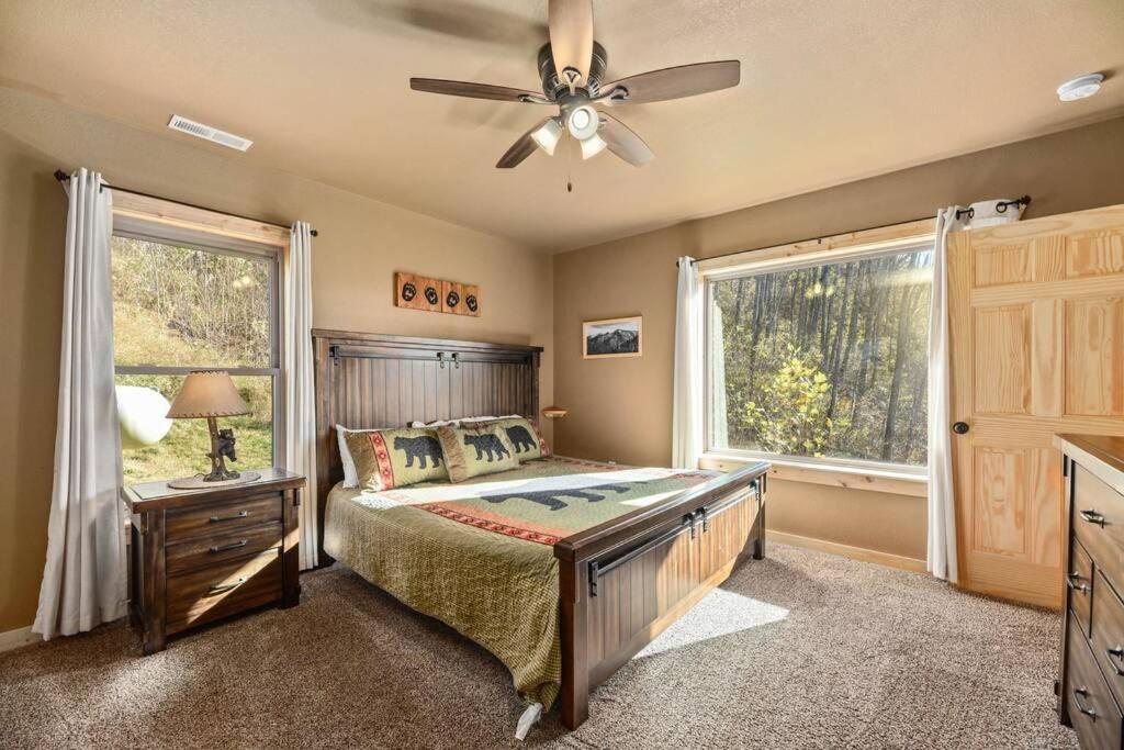 Walnut Ridge Cabin. Sleeps 7-11! Hot Tub, Pool Table, Minutes To Downtown Gatlinburg! エクステリア 写真