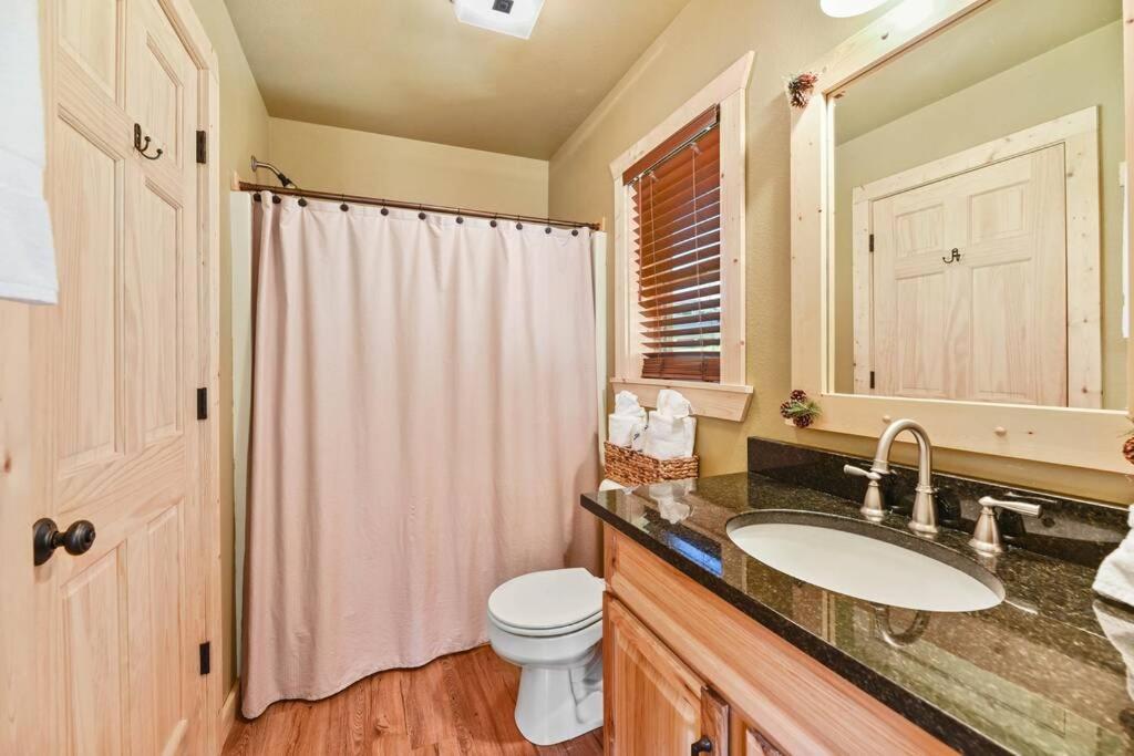 Walnut Ridge Cabin. Sleeps 7-11! Hot Tub, Pool Table, Minutes To Downtown Gatlinburg! エクステリア 写真