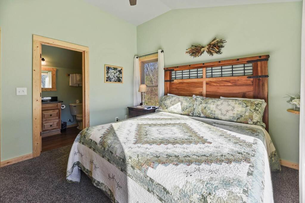 Walnut Ridge Cabin. Sleeps 7-11! Hot Tub, Pool Table, Minutes To Downtown Gatlinburg! エクステリア 写真
