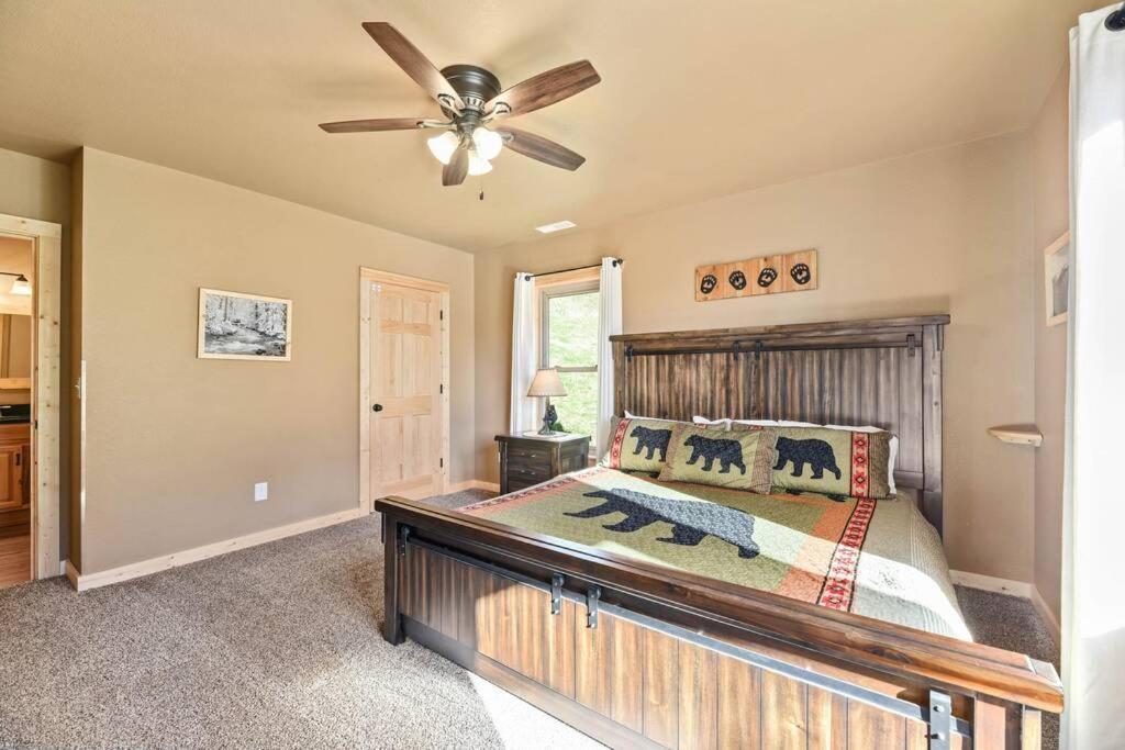 Walnut Ridge Cabin. Sleeps 7-11! Hot Tub, Pool Table, Minutes To Downtown Gatlinburg! エクステリア 写真